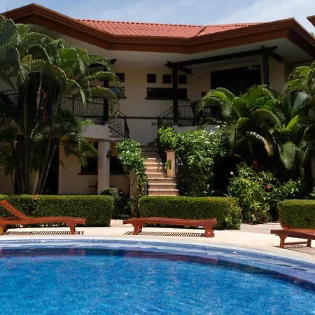 Family Condo Escape 2Br Gated Pool Jacuzzis Security Terrace 2Km Walk Beach And Town